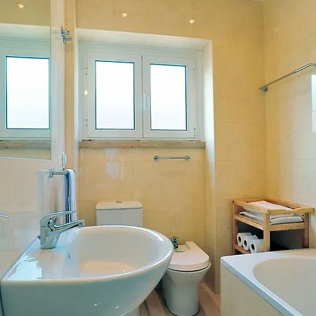 Almirante 77 아파트