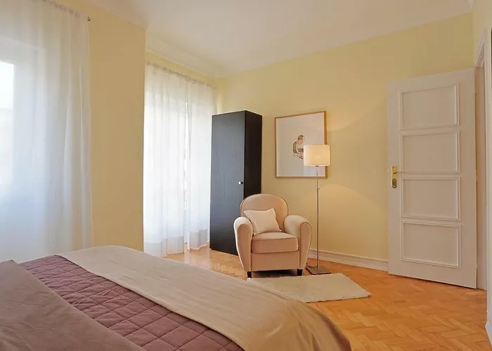 Almirante 77 Апартаменти