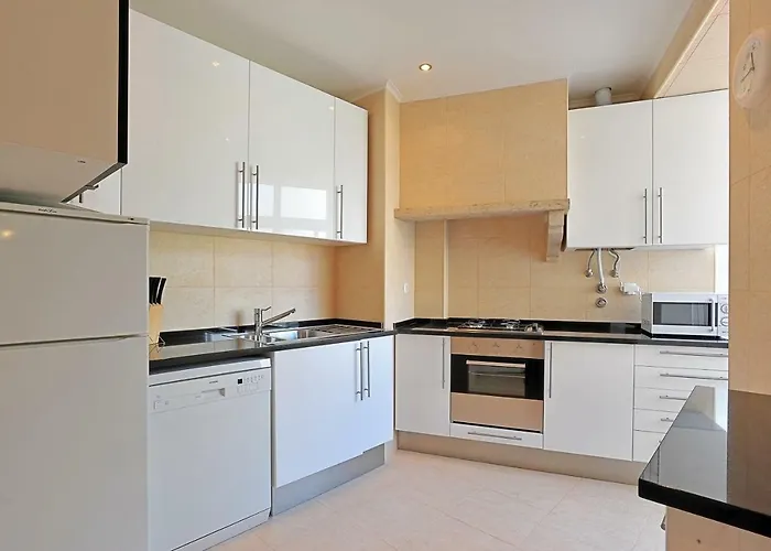 Almirante 77 * Лісабон